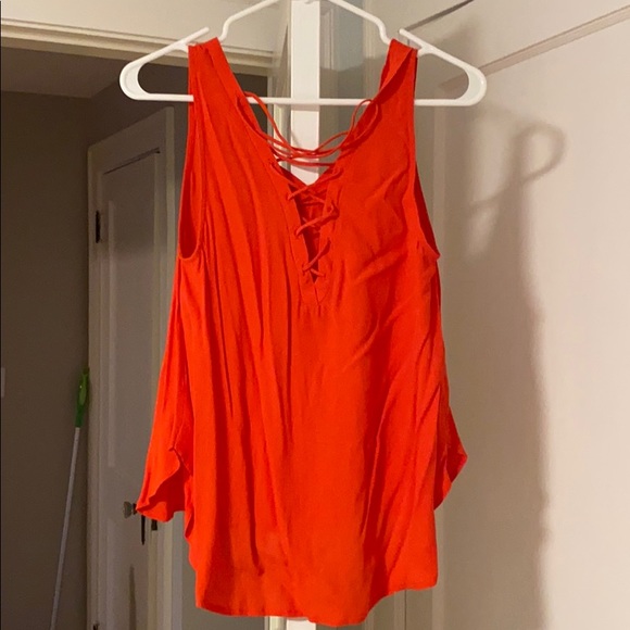 Red rayon tank top, great condition size M - Picture 3 of 4
